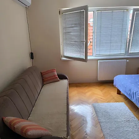 Apartment Rea *